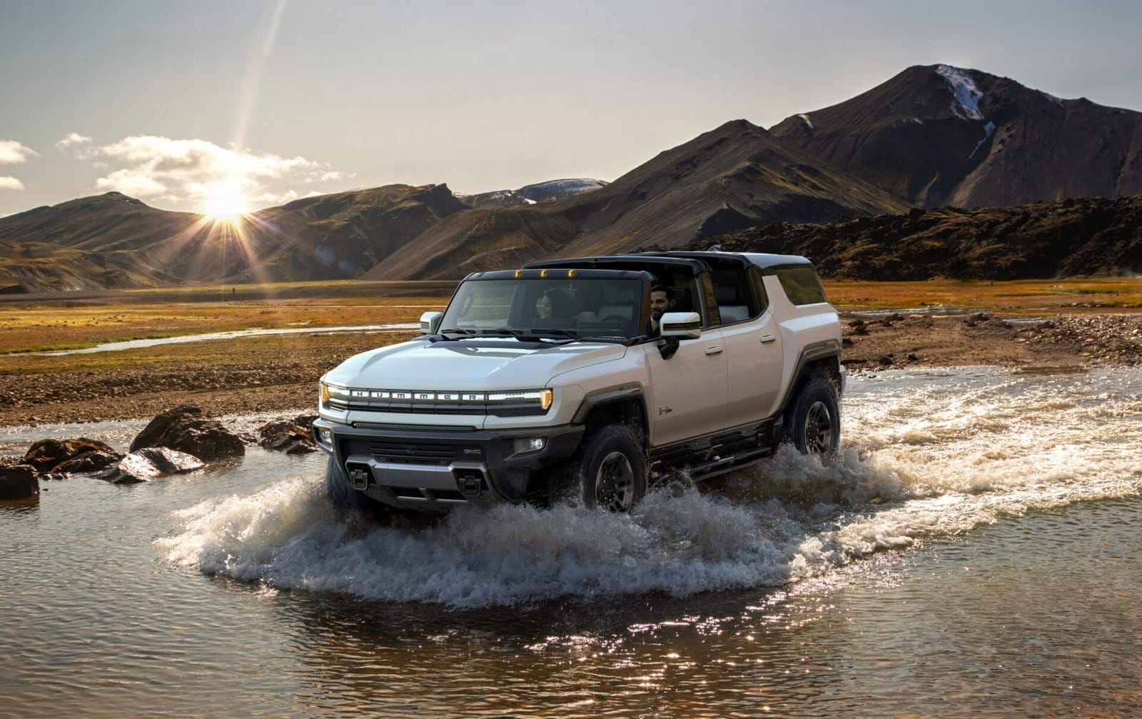 2024 GMC HUMMER EV SUV 011 scaled