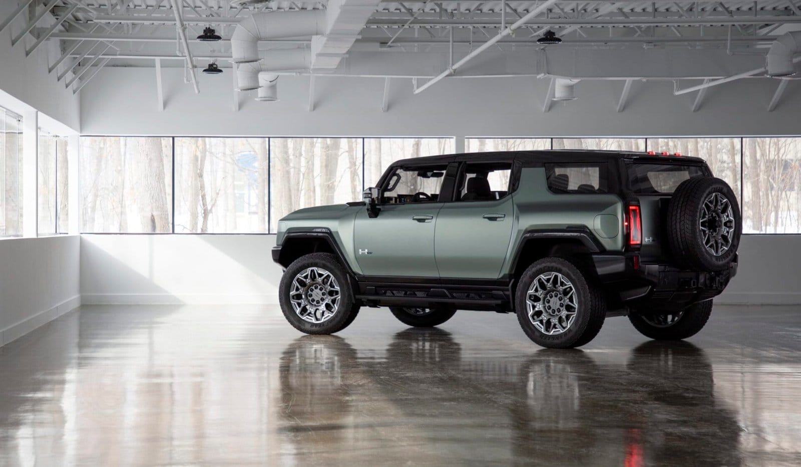 2024 GMC HUMMER EV SUV 019 scaled