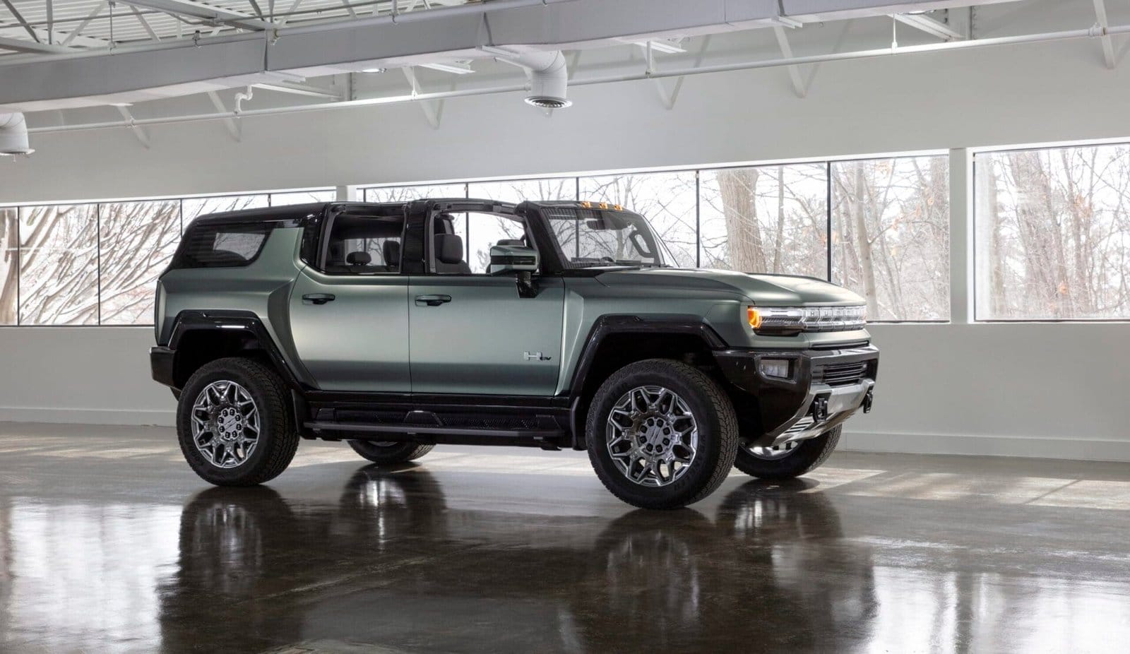 2024 GMC HUMMER EV SUV 021 scaled