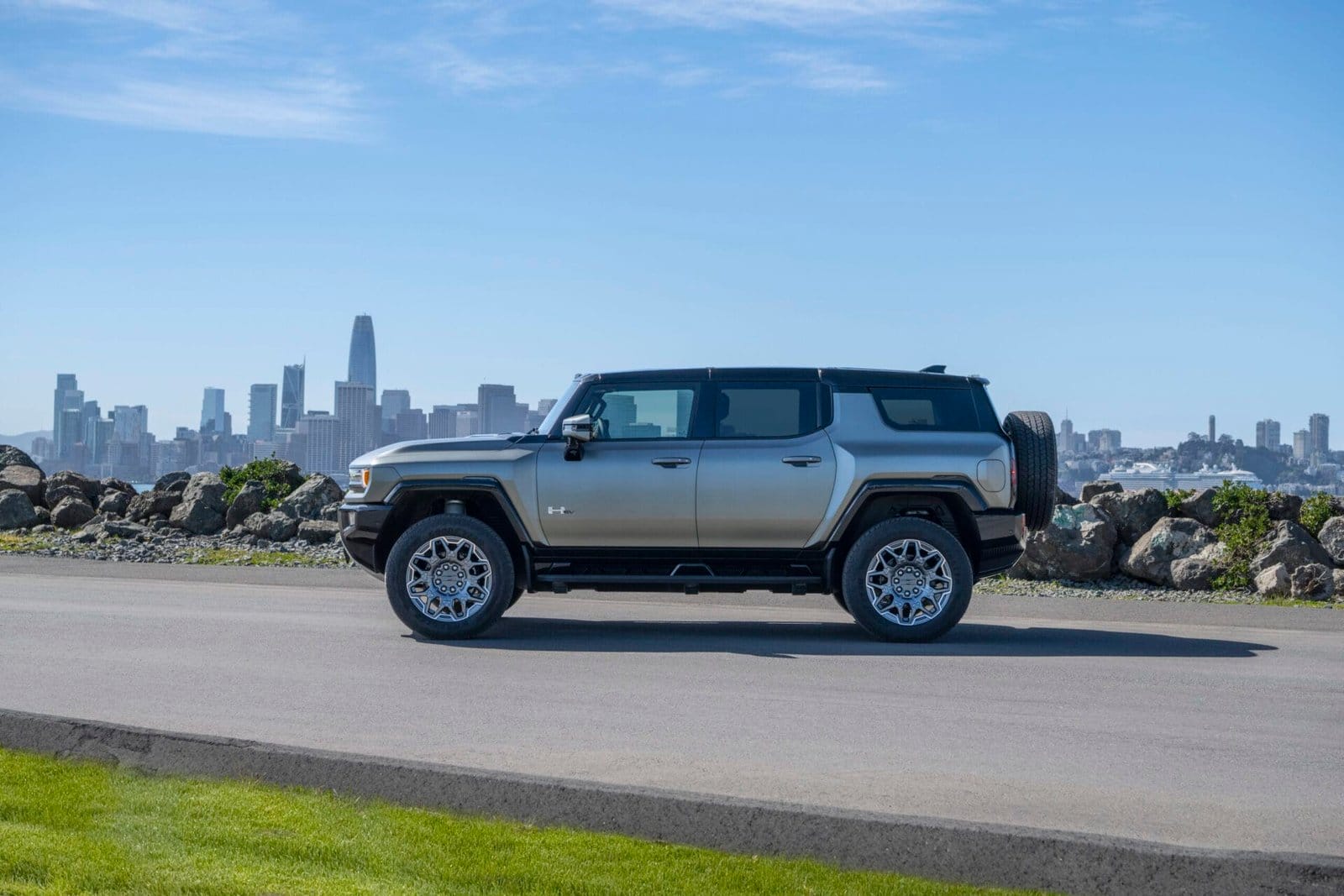 2024 gmc hummer ev suv 304 scaled