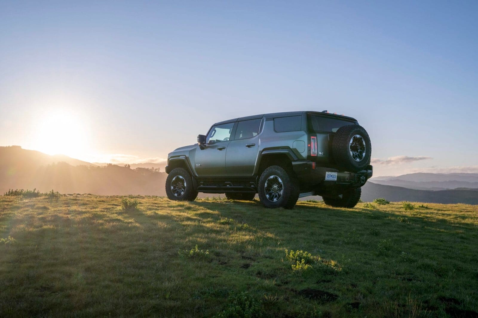 2024 gmc hummer ev suv 305 scaled