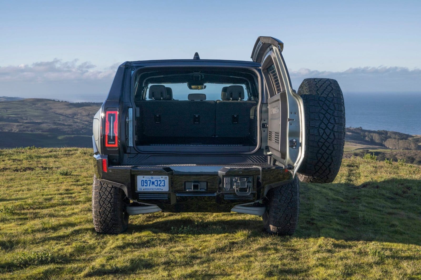 2024 gmc hummer ev suv 310 scaled