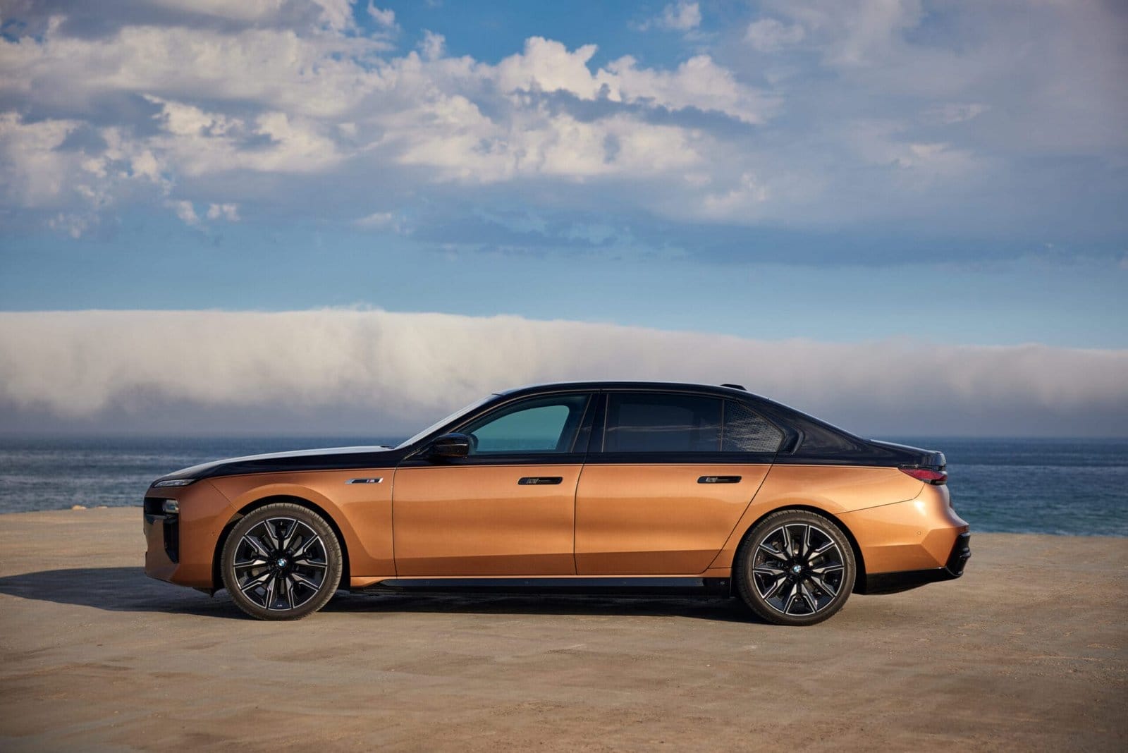 P90523471 highRes the bmw i7 m70 xdriv scaled