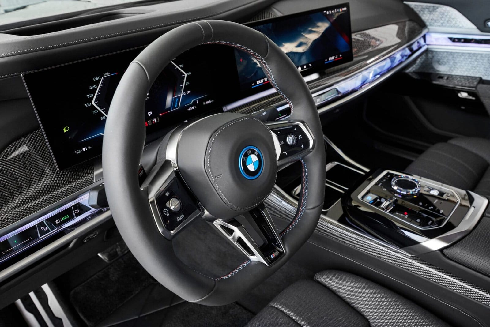 P90523526 highRes the bmw i7 m70 xdriv scaled