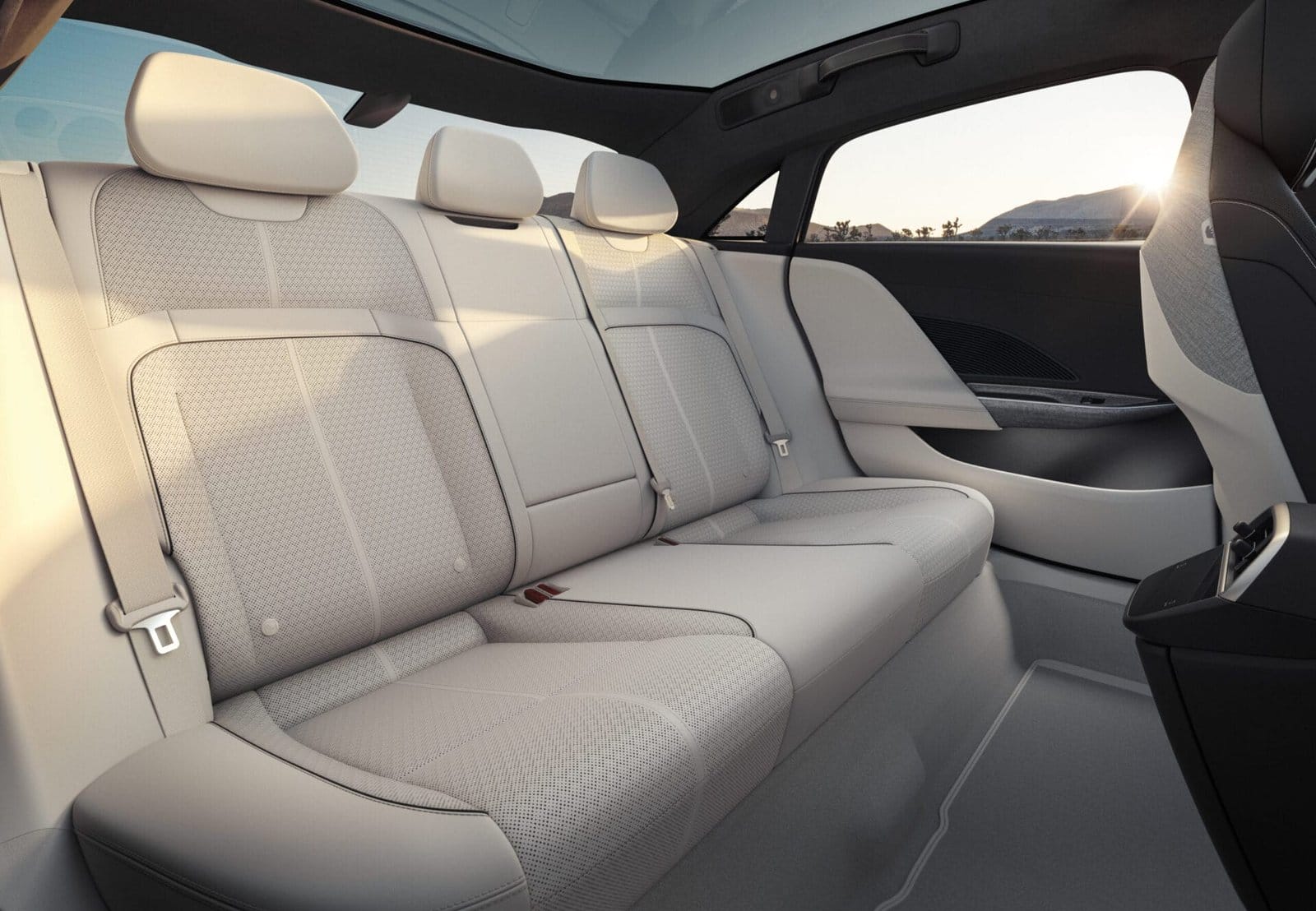 lucid air interior 02 scaled