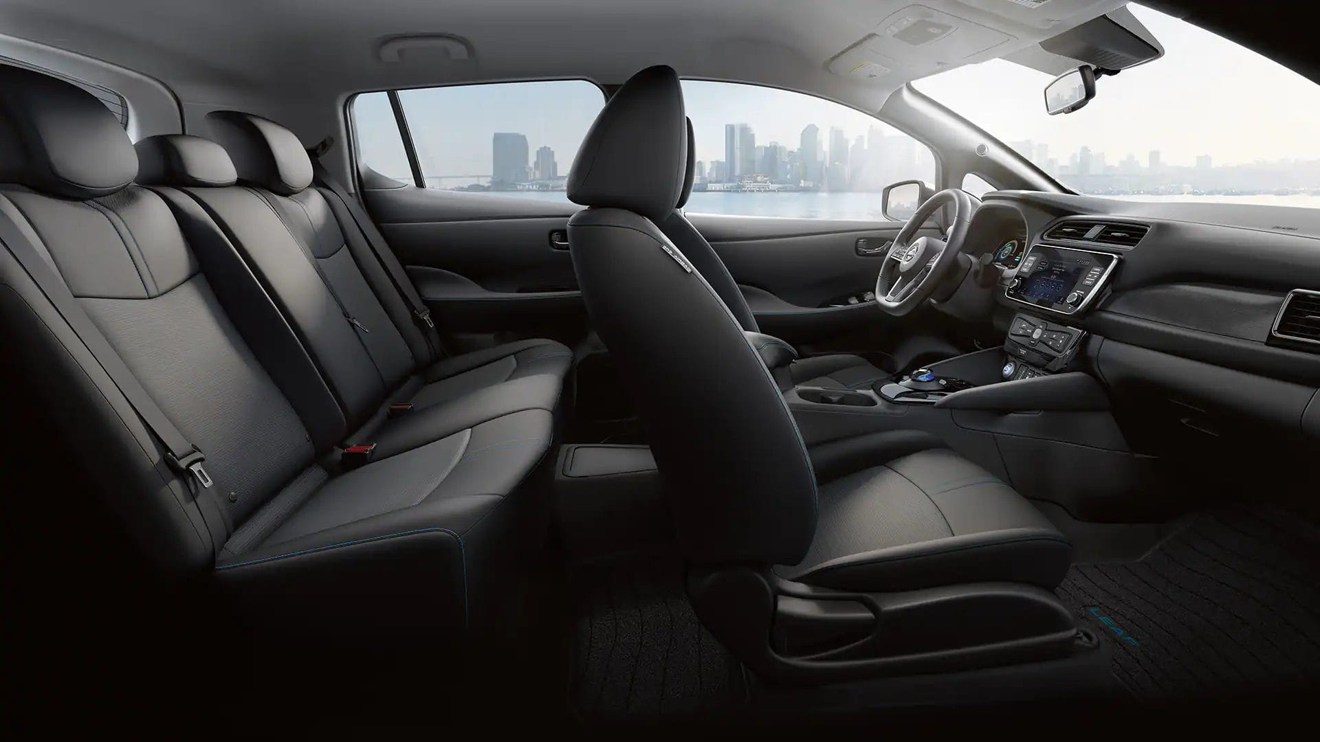 2024 nissan leaf seats