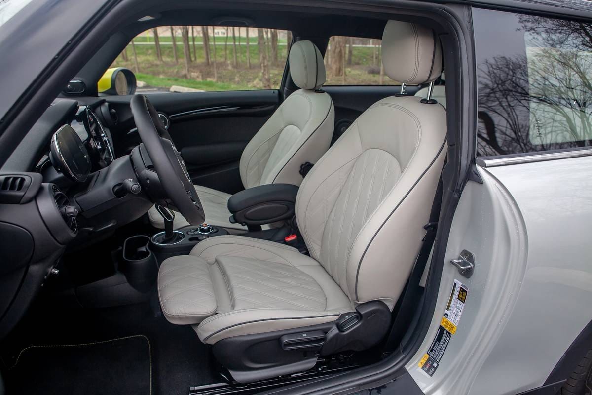 mini cooper se electric 2020 11 front row interior