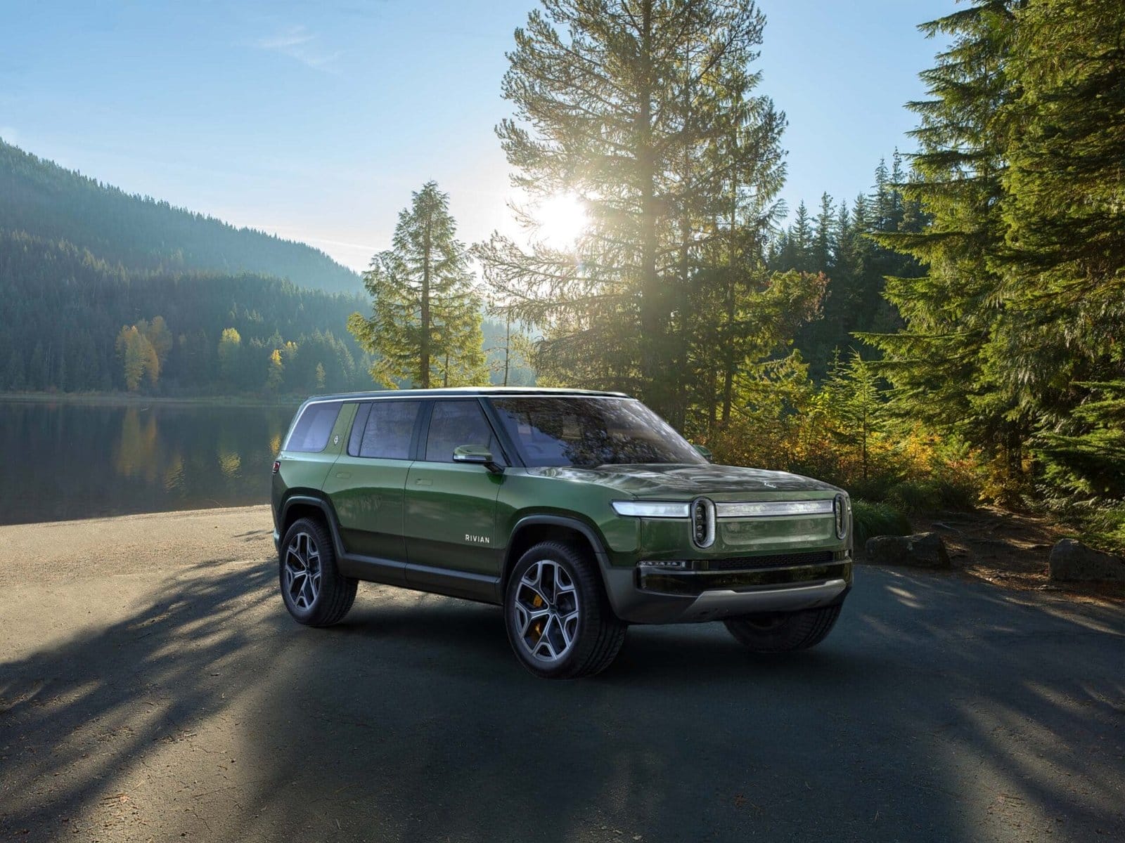 rivian r1s 100680194 h scaled