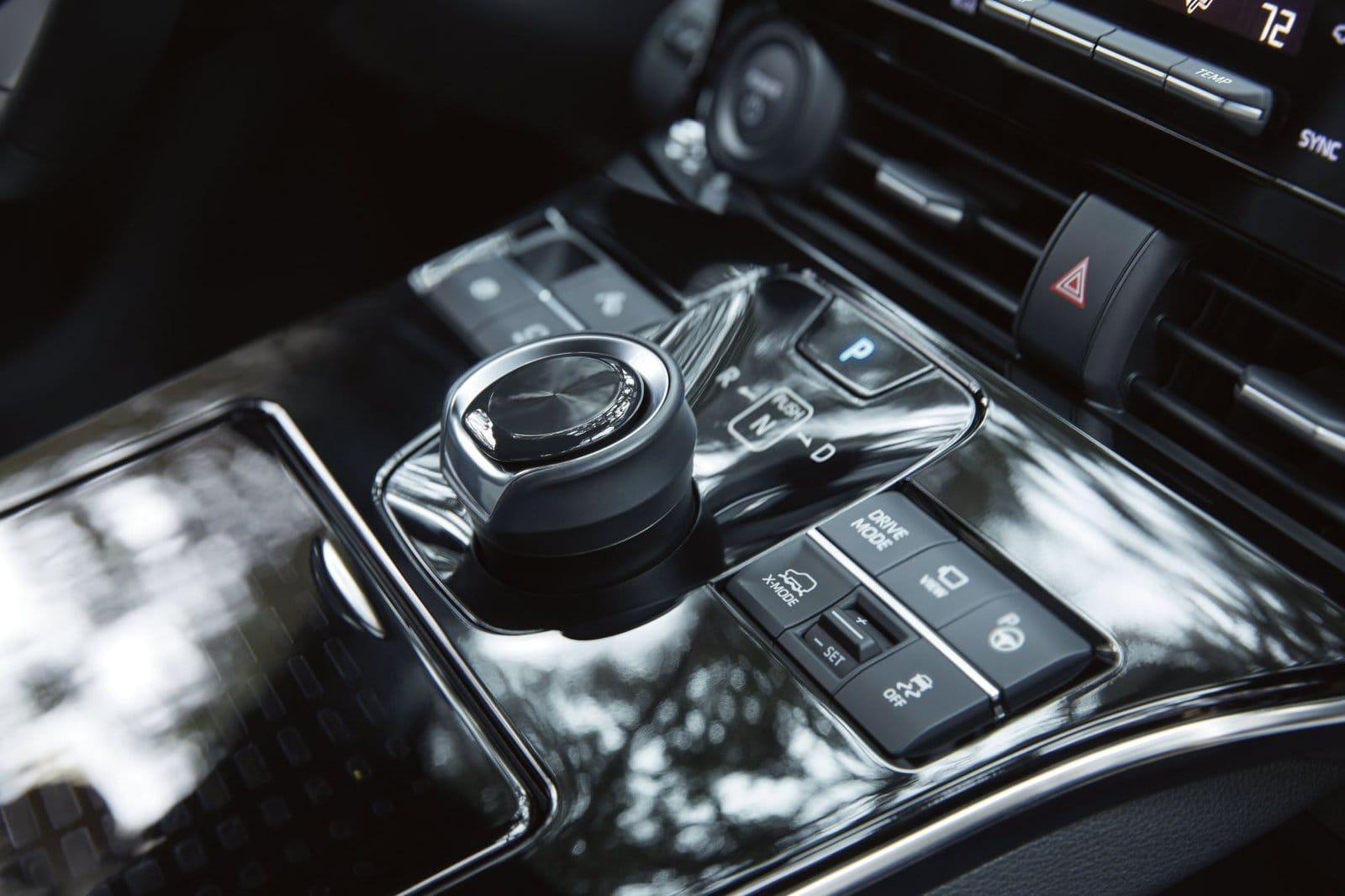 subaru solterra center console