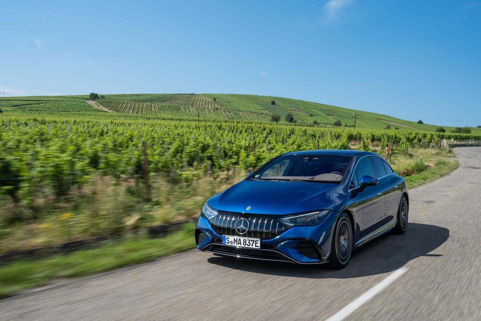 mercedes benz eqe sedan vineyard drive