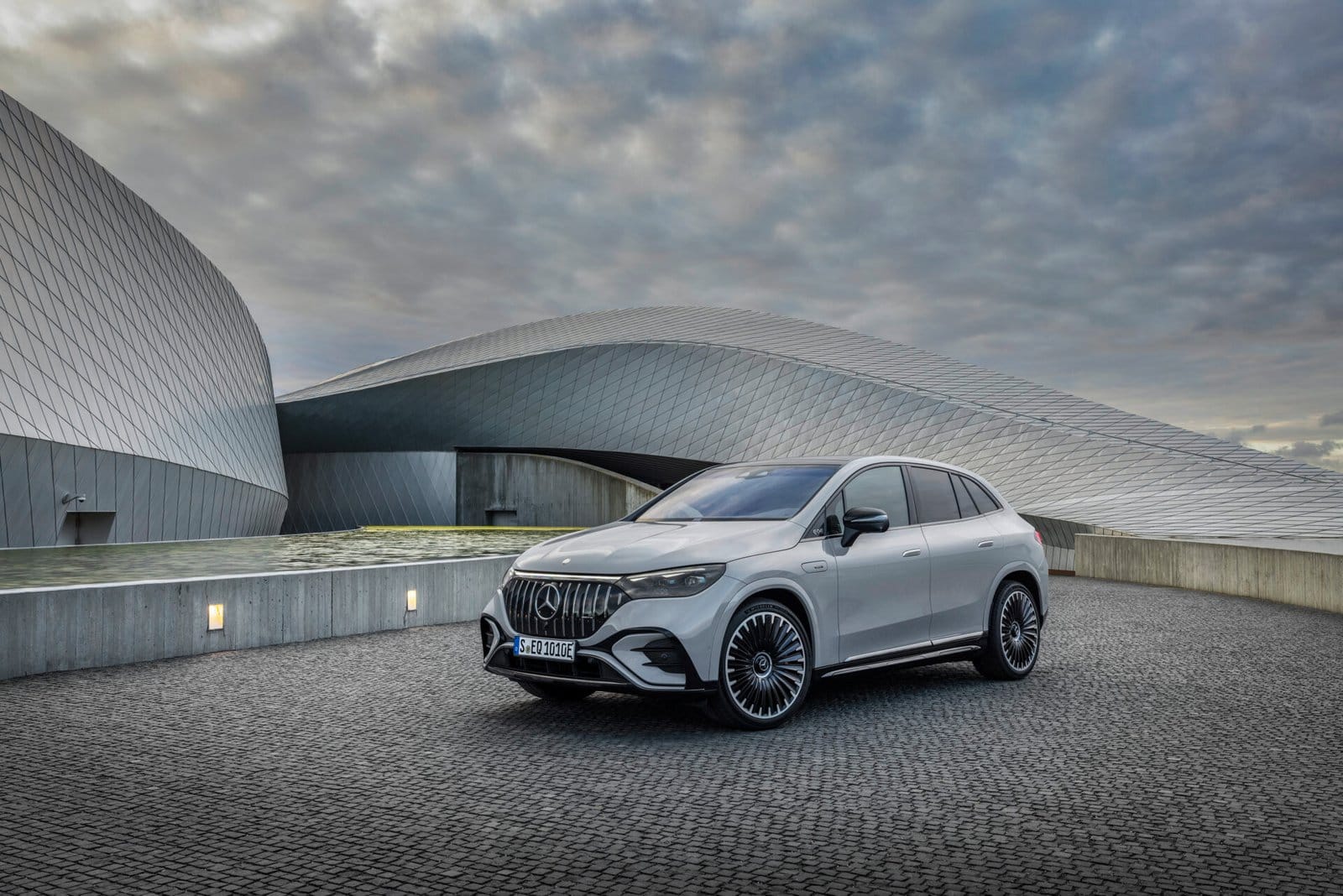 mercedes benz eqe suv electric vehicle contemporary building
