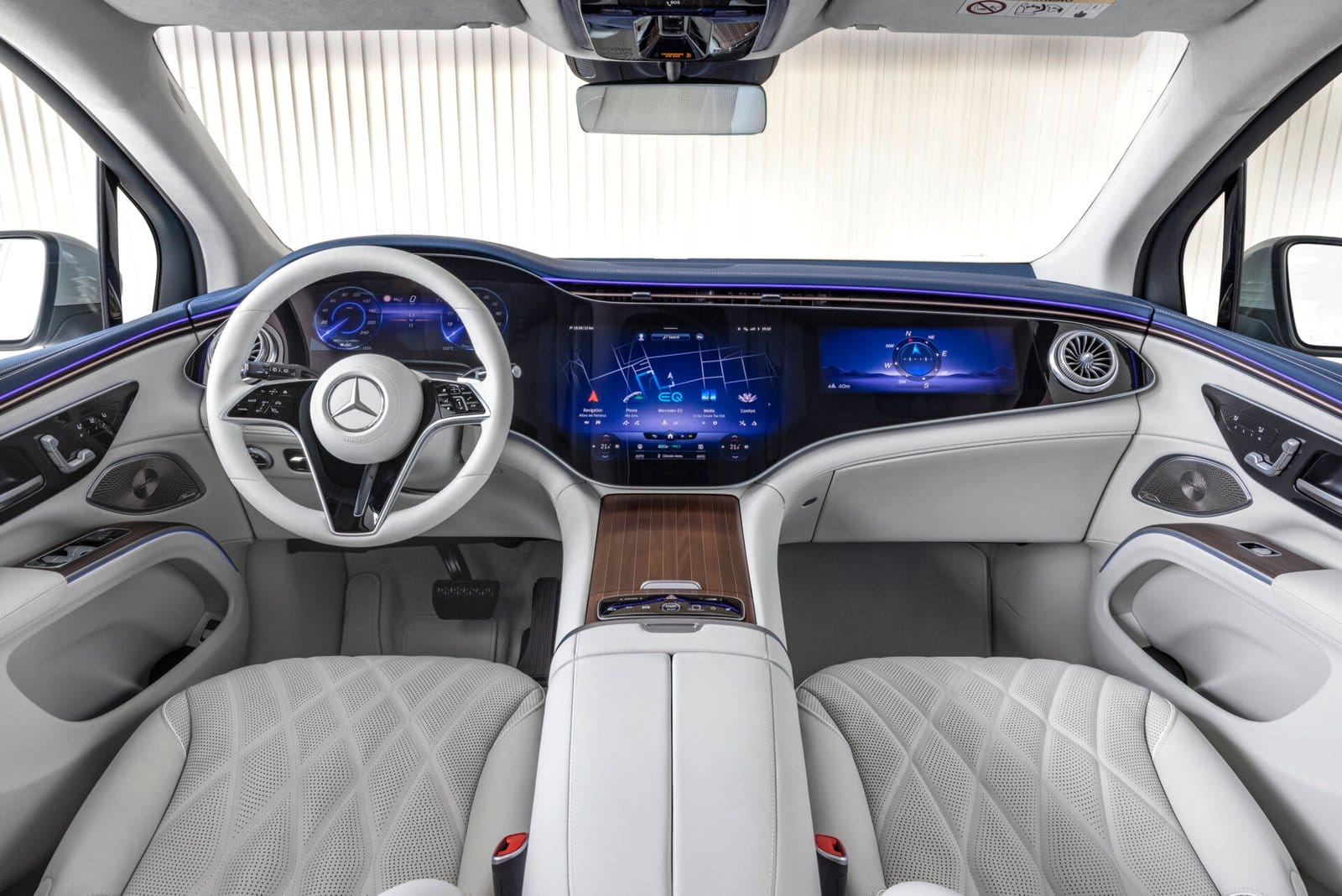 mercedes benz eqs suv dashboard interior electric vehicle