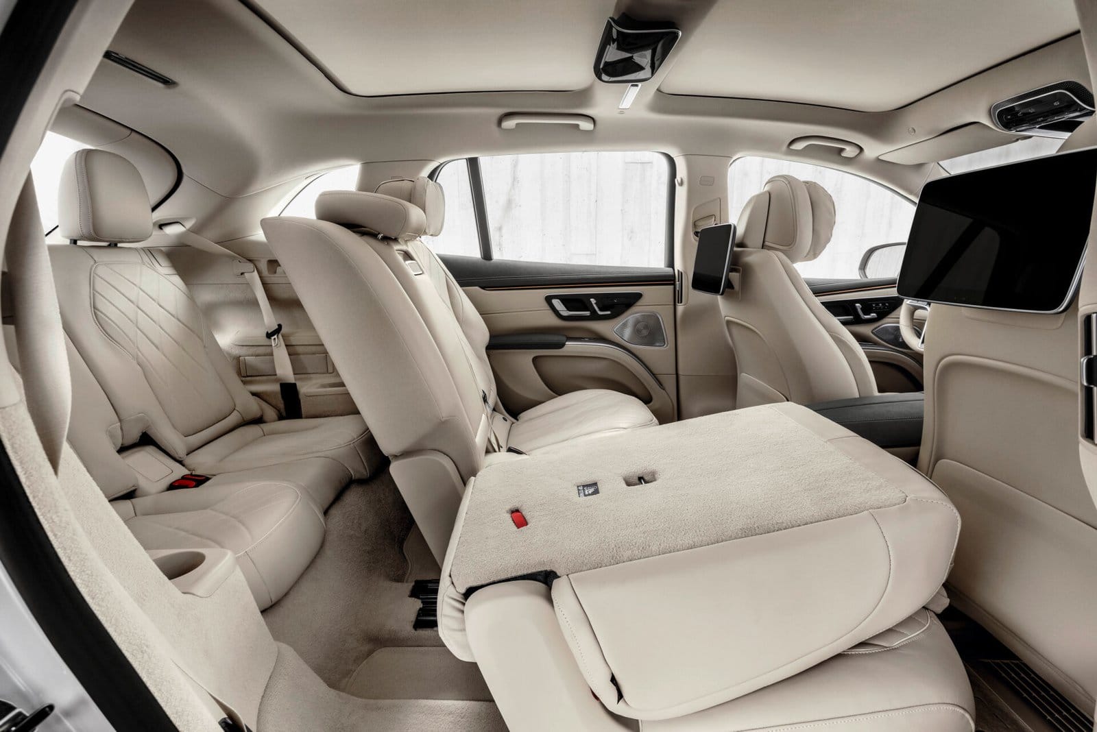 mercedes benz eqs suv interior electric vehicle