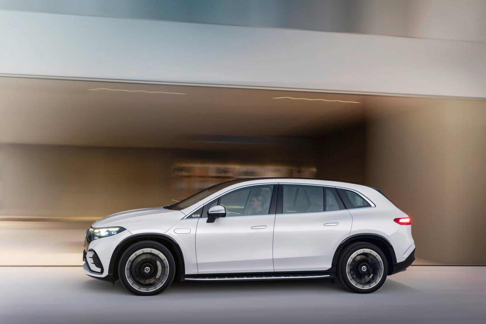 mercedes benz eqs suv urban driving electric vehicle 1