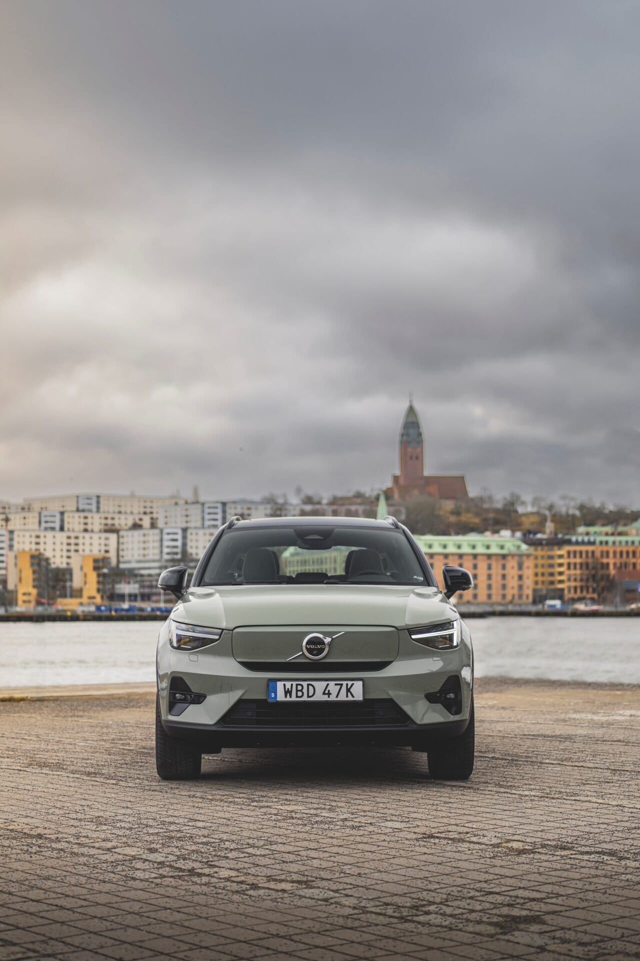 volvo xc40 recharge electric vehicle front view