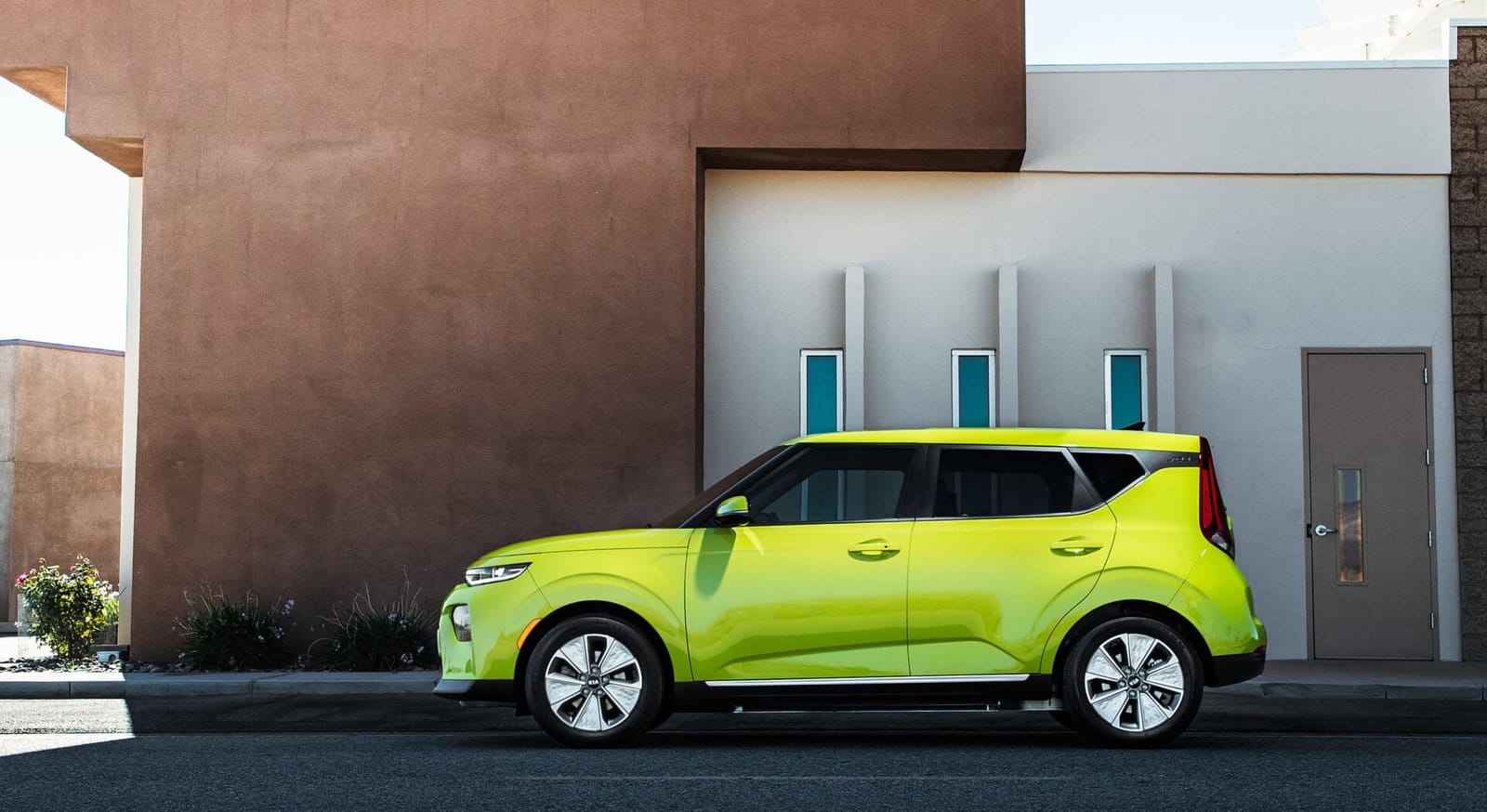 kia soul ev electric vehicle side view urban