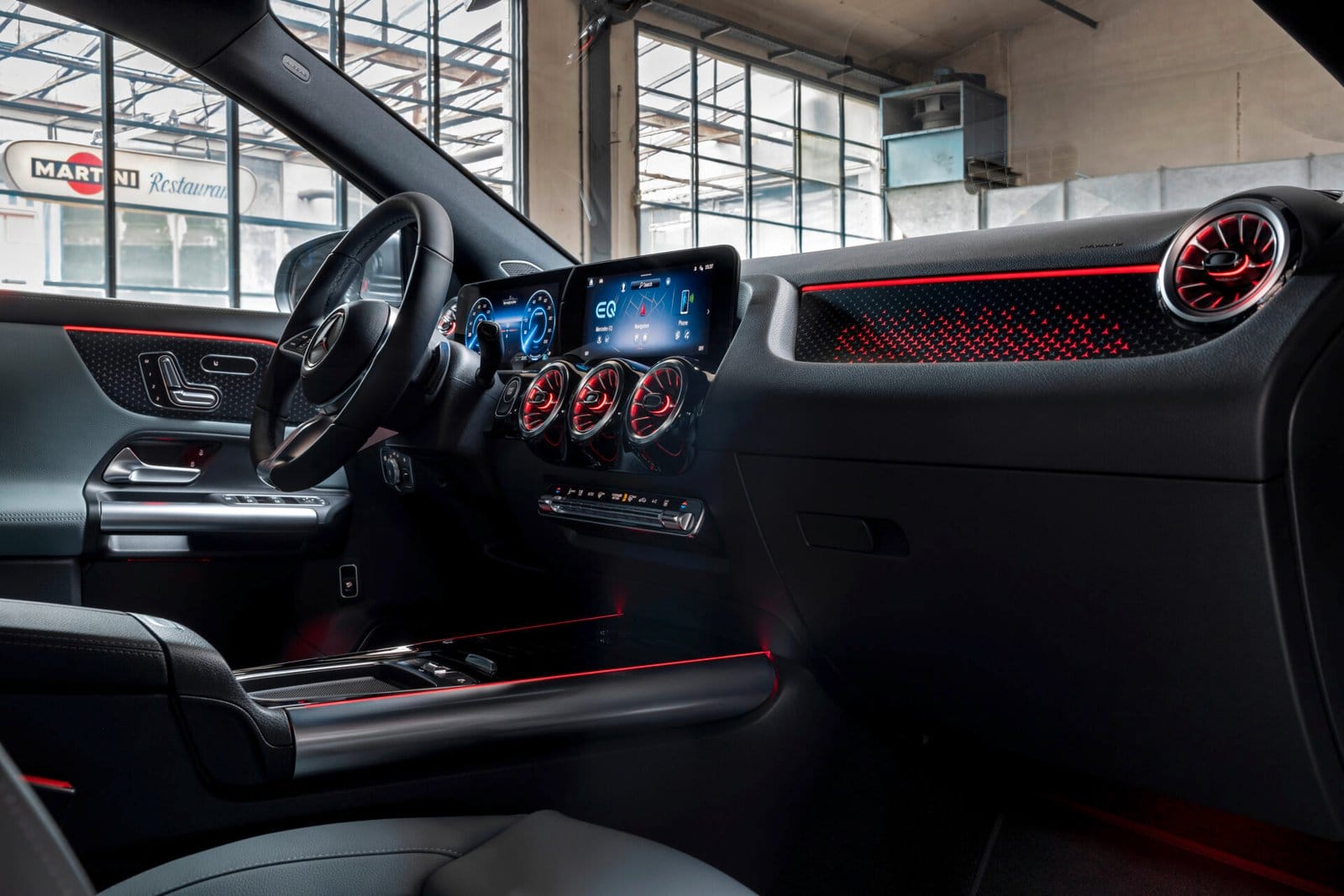mercedes benz eqb electric vehicle interior.jpg
