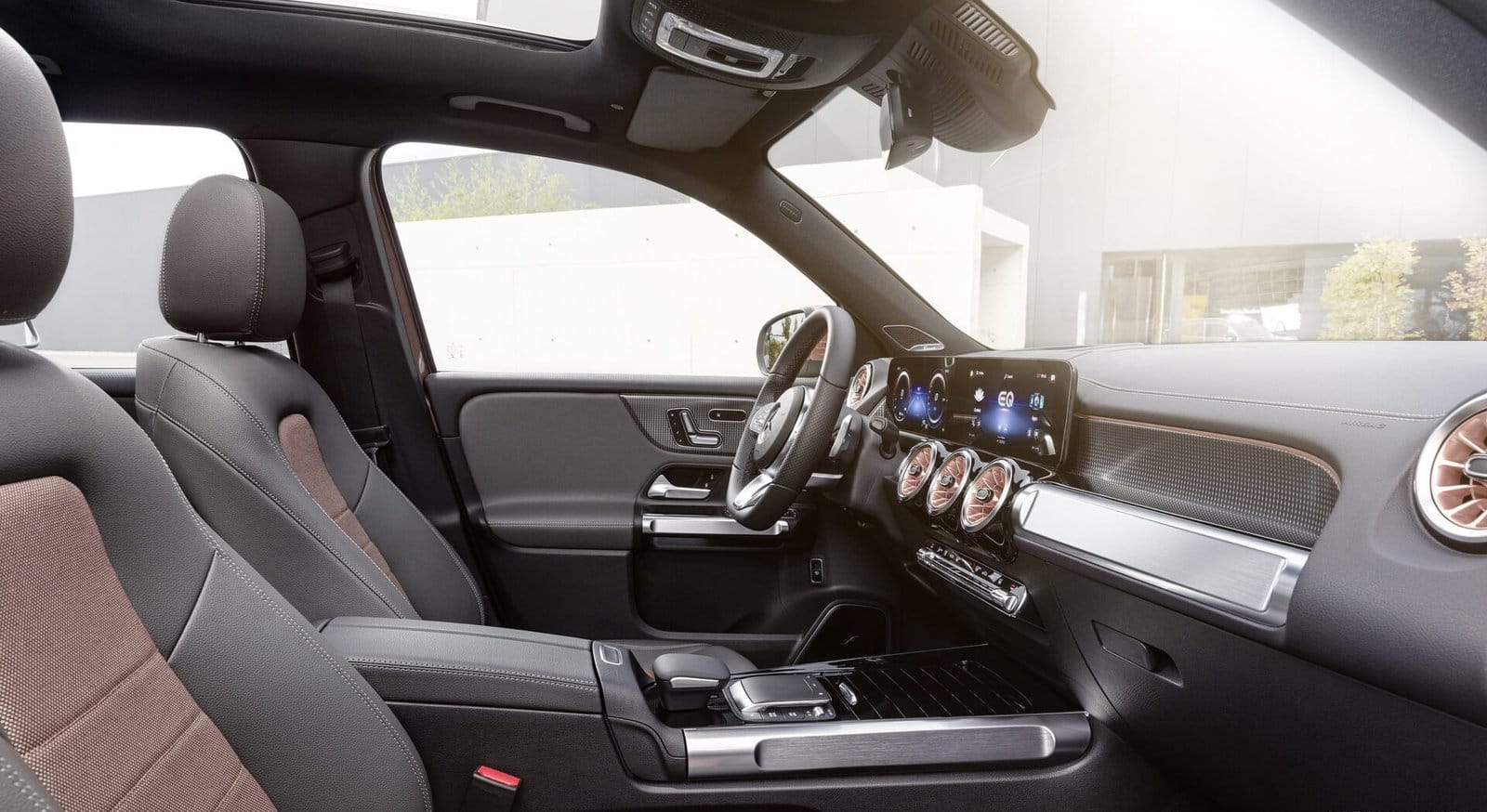 mercedes benz eqb interior front seats.jpg