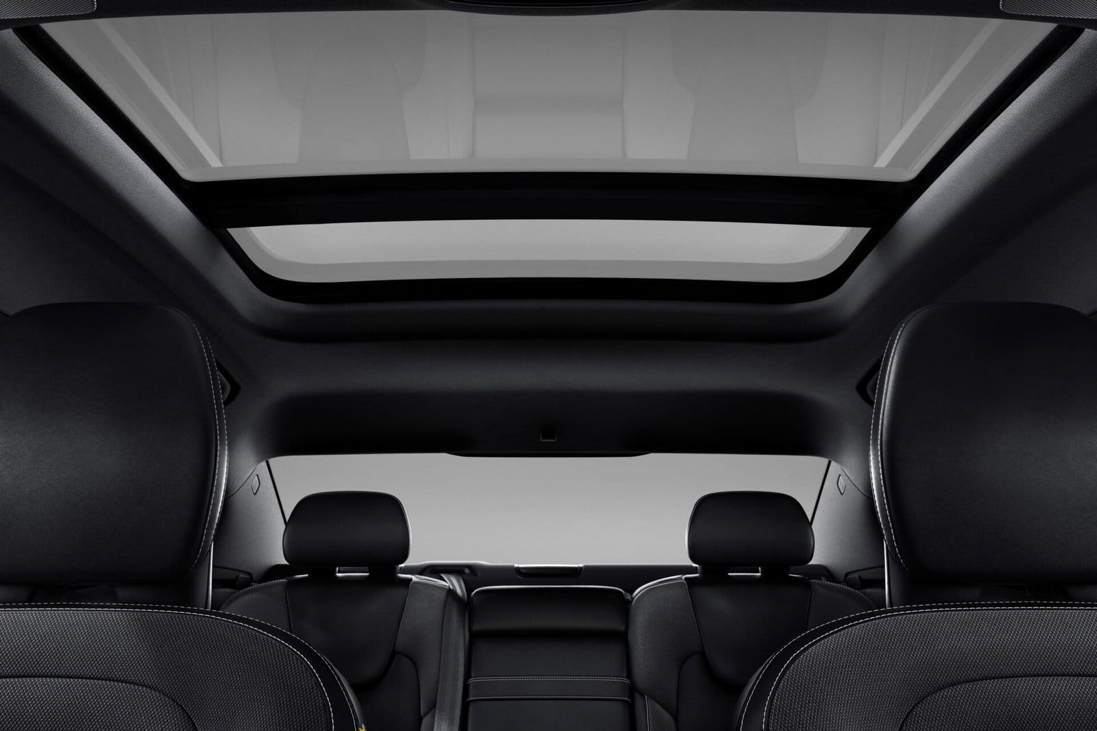 volvo s60 recharge electric vehicle interior panoramic sunroof