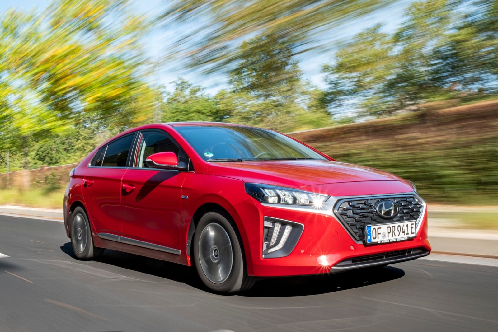 hyundai ioniq plug in hybrid electric vehicle