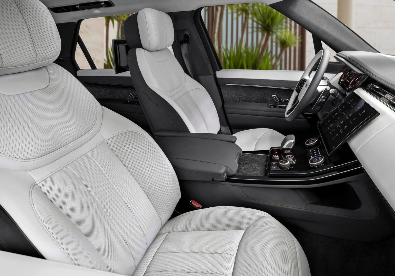 front seating land rover range rover sport  PHEV