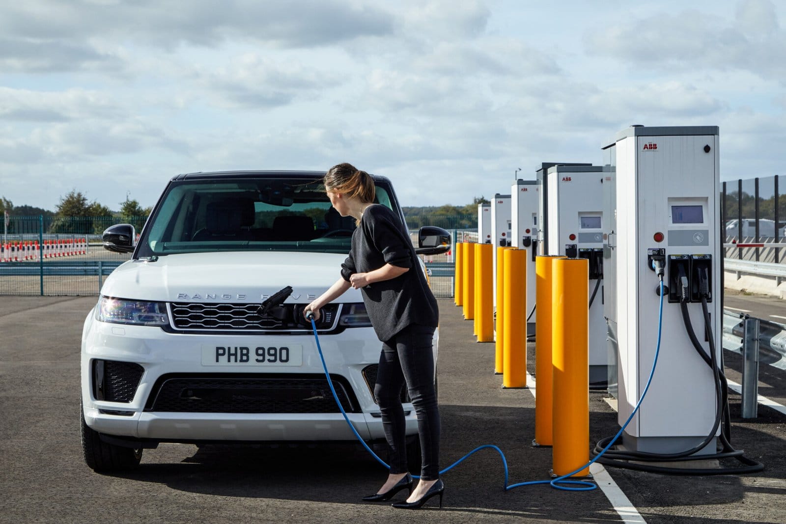 land rover range rover sport PHEV charging