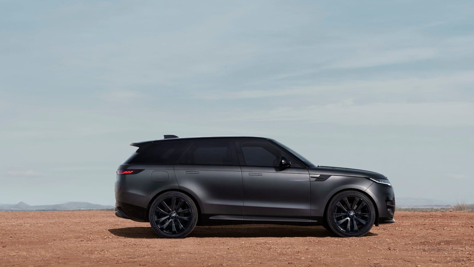 matte black land rover range rover sport PHEV
